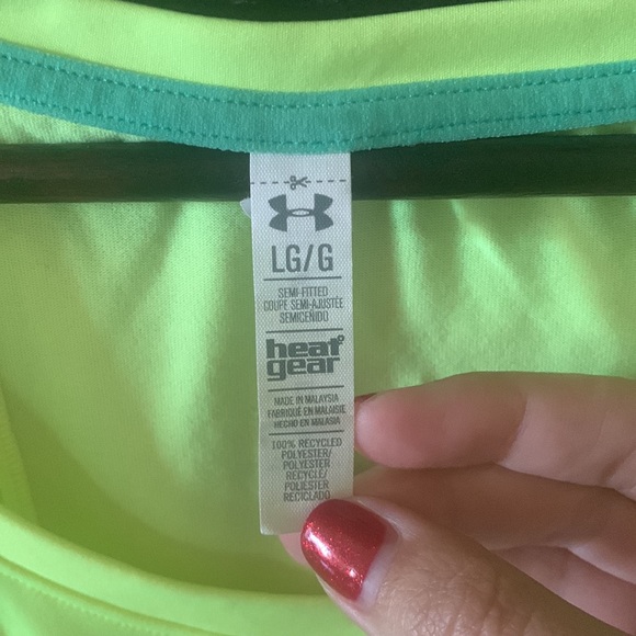 Under Armour heat gear semi fitted tee - Picture 2 of 3